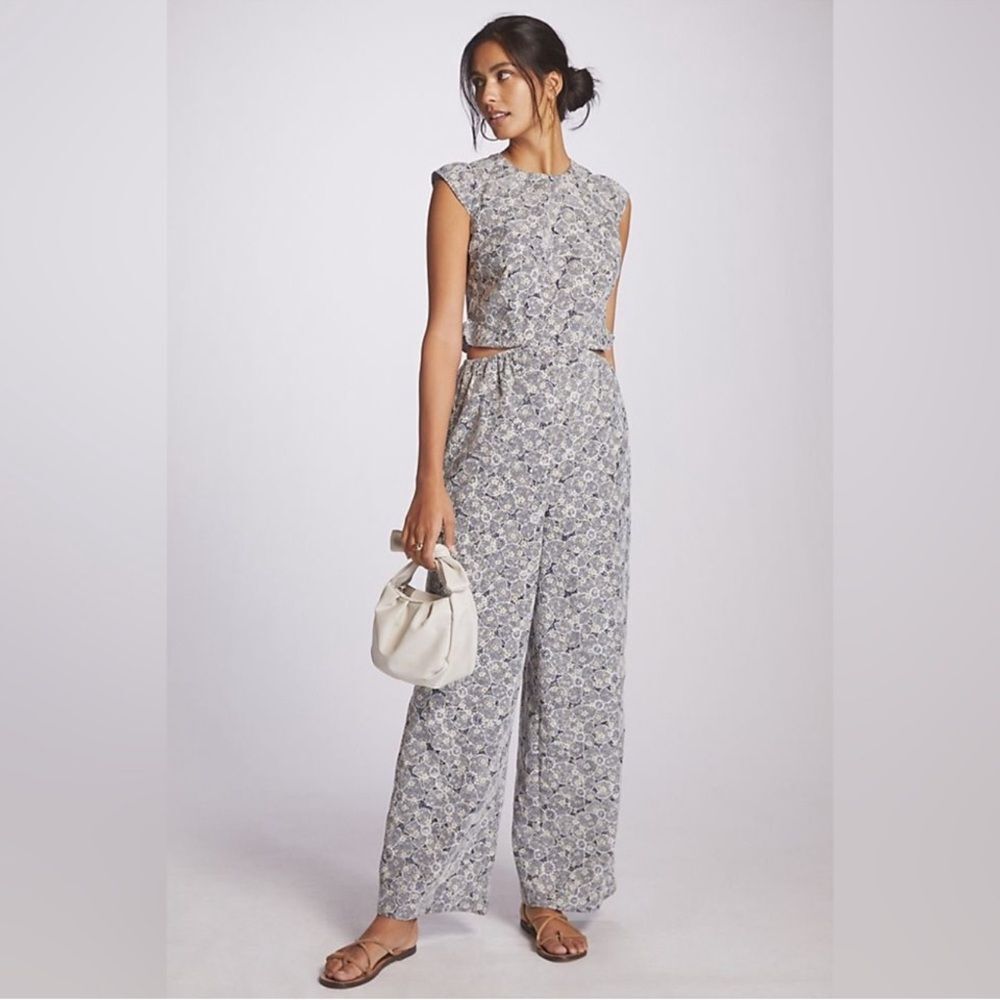 Adelyn Rae/Anthropologie Helena Embroidered Jumpsuit
OO18